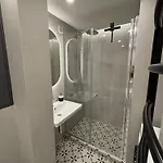 Exclusive 2 Bedroom Trendy Center, Large Terrace & Free Parking *