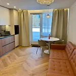 Exclusive 2 Bedroom Trendy Center, Large Terrace & Free Parking Apartment