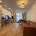 Exclusive 2 Bedroom Trendy Center, Large Terrace & Free Parking Апартаменты *