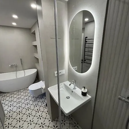Apartment Exclusive 2 Bedroom Trendy Center, Large Terrace & Free Parking Vilnius