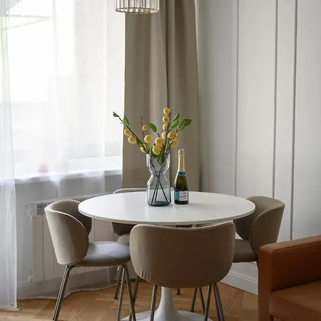 Exclusive 2 Bedroom Trendy Center, Large Terrace & Free Parking