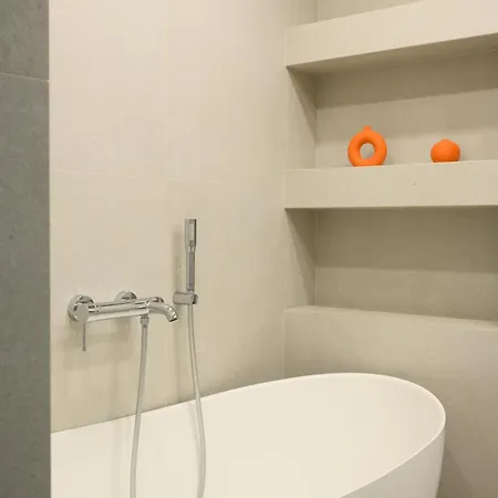 Exclusive 2 Bedroom Trendy Center, Large Terrace & Free Parking * Vilnius