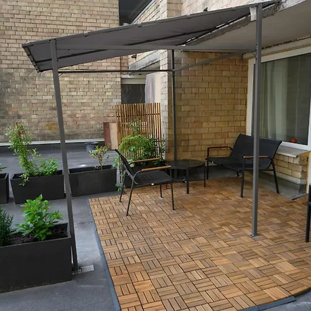 Exclusive 2 Bedroom Trendy Center, Large Terrace & Free Parking Vilnius