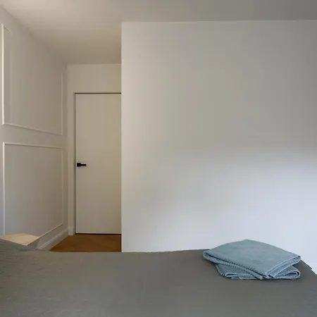 Exclusive 2 Bedroom Trendy Center, Large Terrace & Free Parking Apartment *