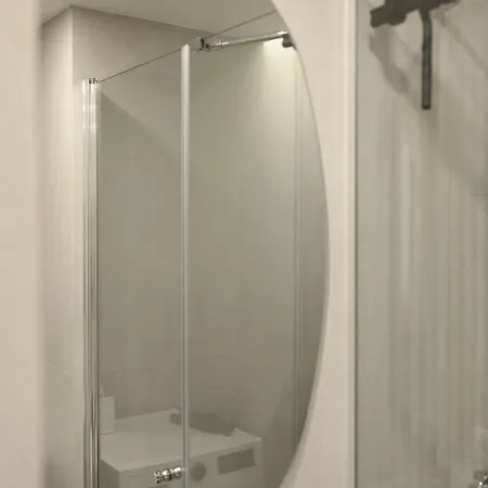 Exclusive 2 Bedroom Trendy Center, Large Terrace & Free Parking Apartment *