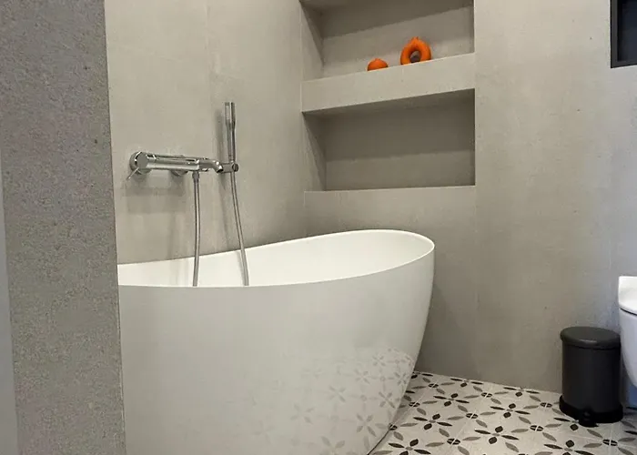 Apartman Exclusive 2 Bedroom Trendy Center, Large Terrace & Free Parking Vilnius