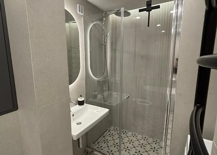 Exclusive 2 Bedroom Trendy Center, Large Terrace & Free Parking *