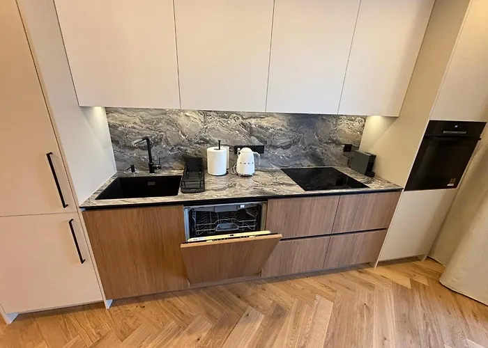 Апартаменты Exclusive 2 Bedroom Trendy Center, Large Terrace & Free Parking *