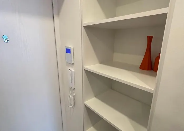 Exclusive 2 Bedroom Trendy Center, Large Terrace & Free Parking Апартаменты