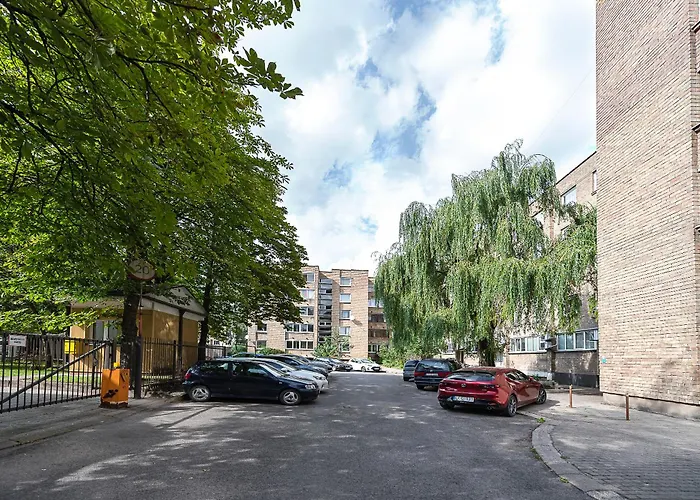 Apartman Exclusive 2 Bedroom Trendy Center, Large Terrace & Free Parking *