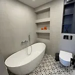 Exclusive 2 Bedroom Trendy Center, Large Terrace & Free Parking *