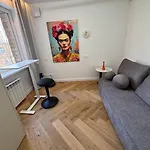 Exclusive 2 Bedroom Trendy Center, Large Terrace & Free Parking *