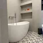 Apartman Exclusive 2 Bedroom Trendy Center, Large Terrace & Free Parking Vilnius