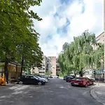Apartman Exclusive 2 Bedroom Trendy Center, Large Terrace & Free Parking *
